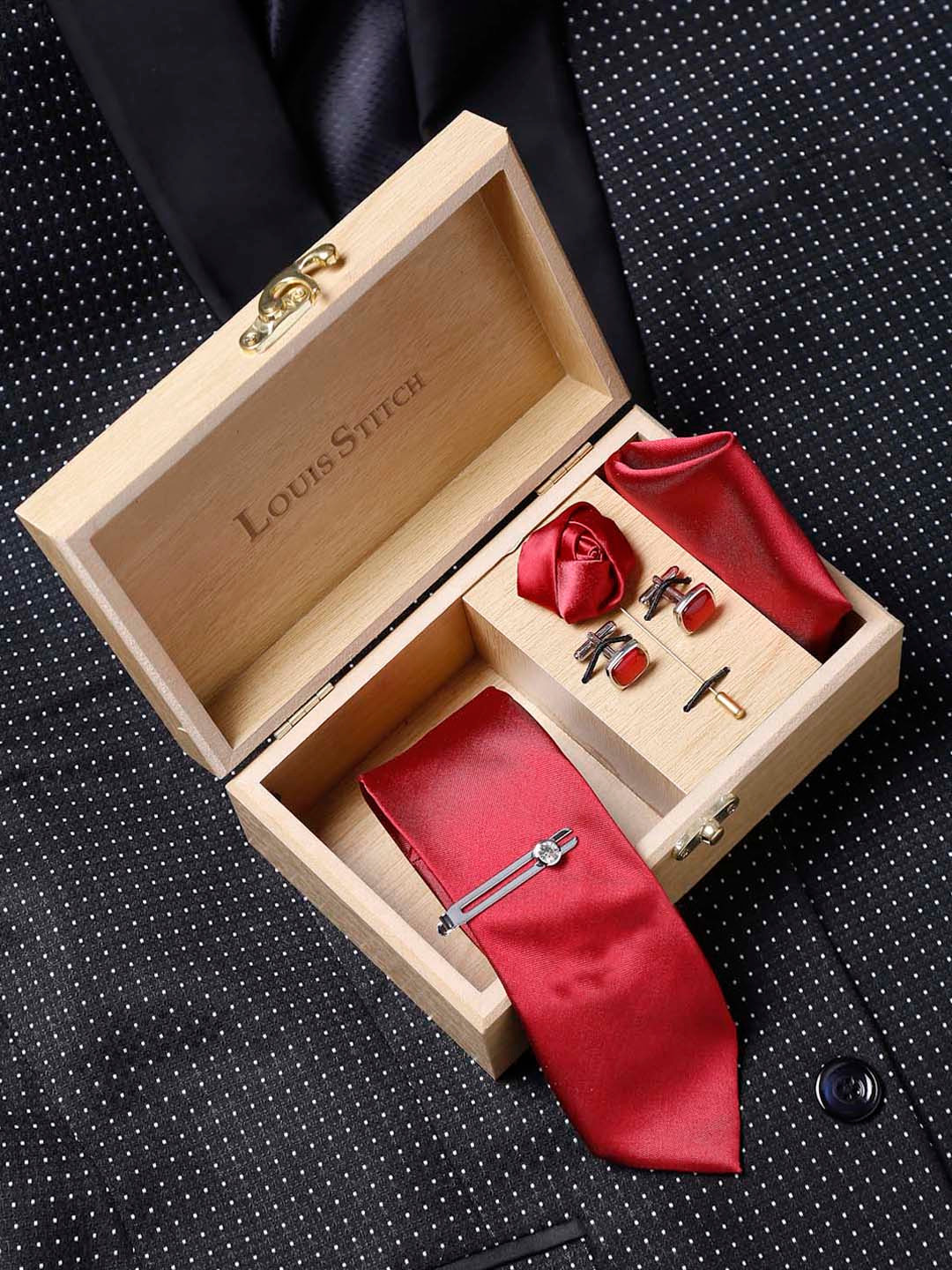 LOUIS STITCH Men Red Solid Accessory Gift Set