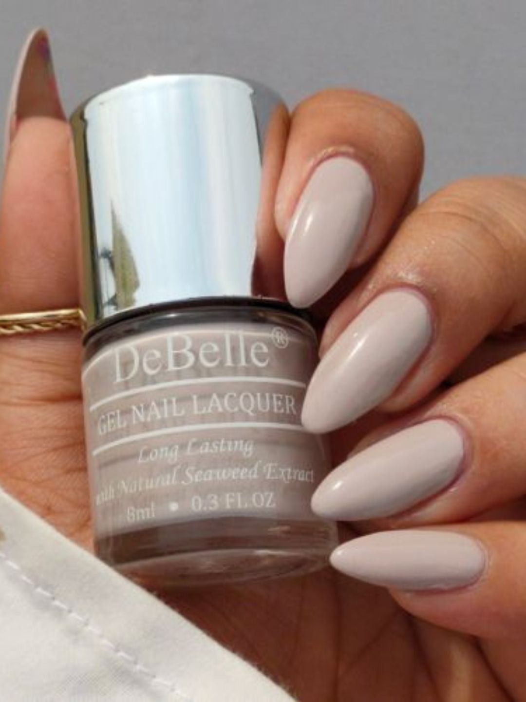 DeBelle Gel Lacquer Nail - Porcelain Isabela 8 ml