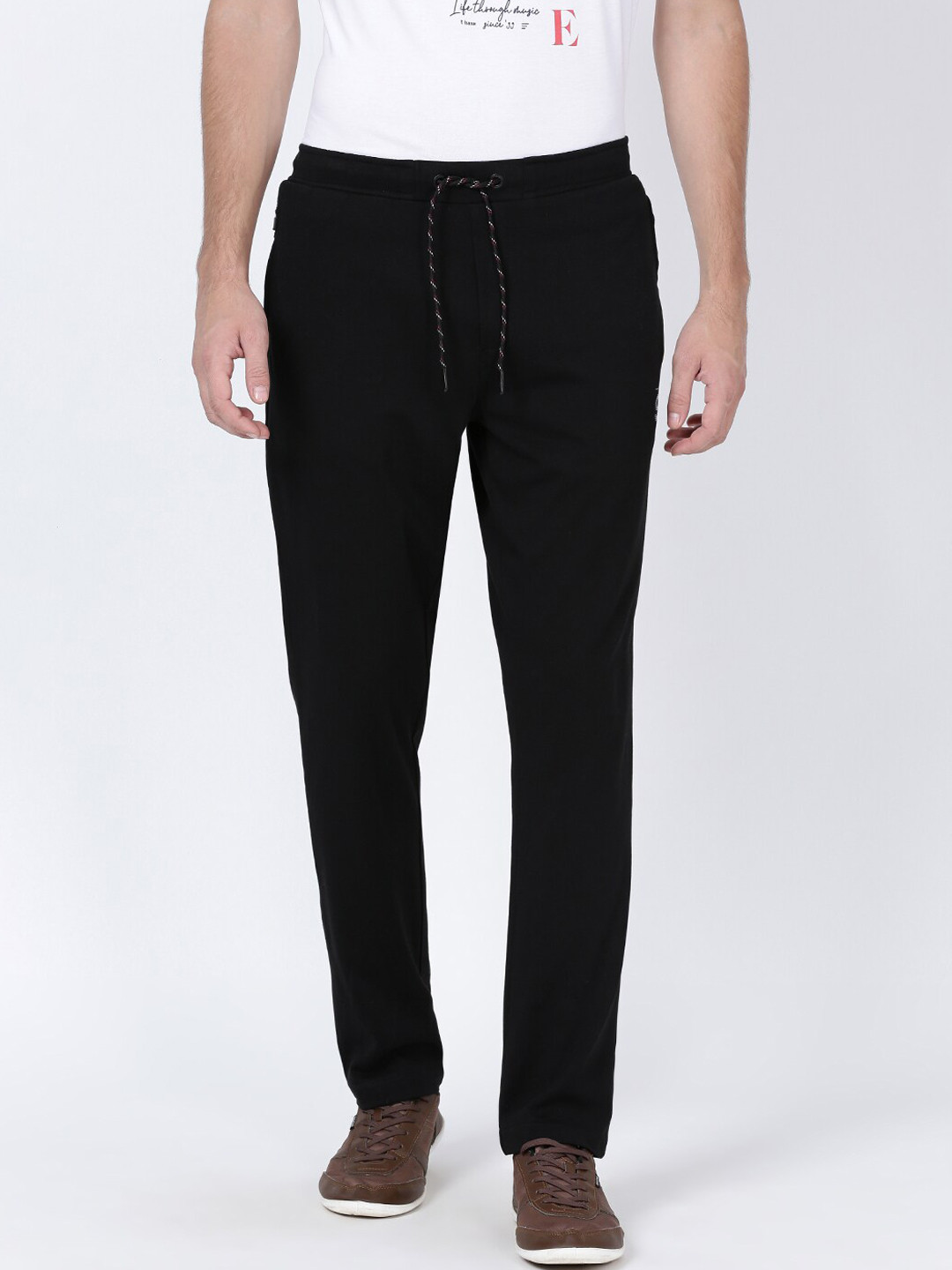 t-base Men Black Solid Track Pants