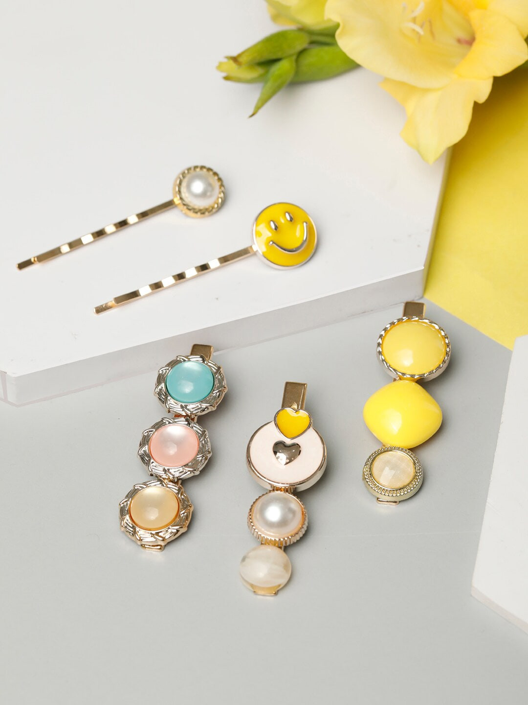 PRITA BY PRIYAASI Women White & Yellow Set of 5 Beaded Bobby Pins