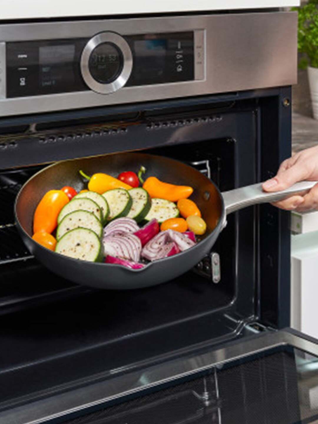 Zyliss Black Ultimate Pro Frying Pan 24cm