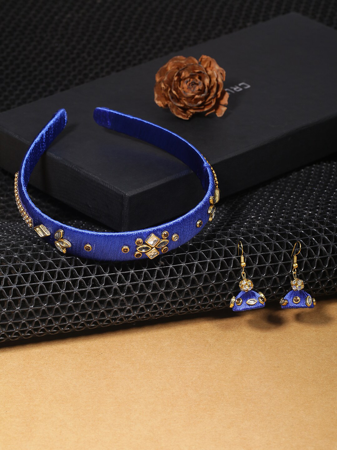 AKSHARA Girls Blue & Gold-Toned Beaded Hairband With Earring