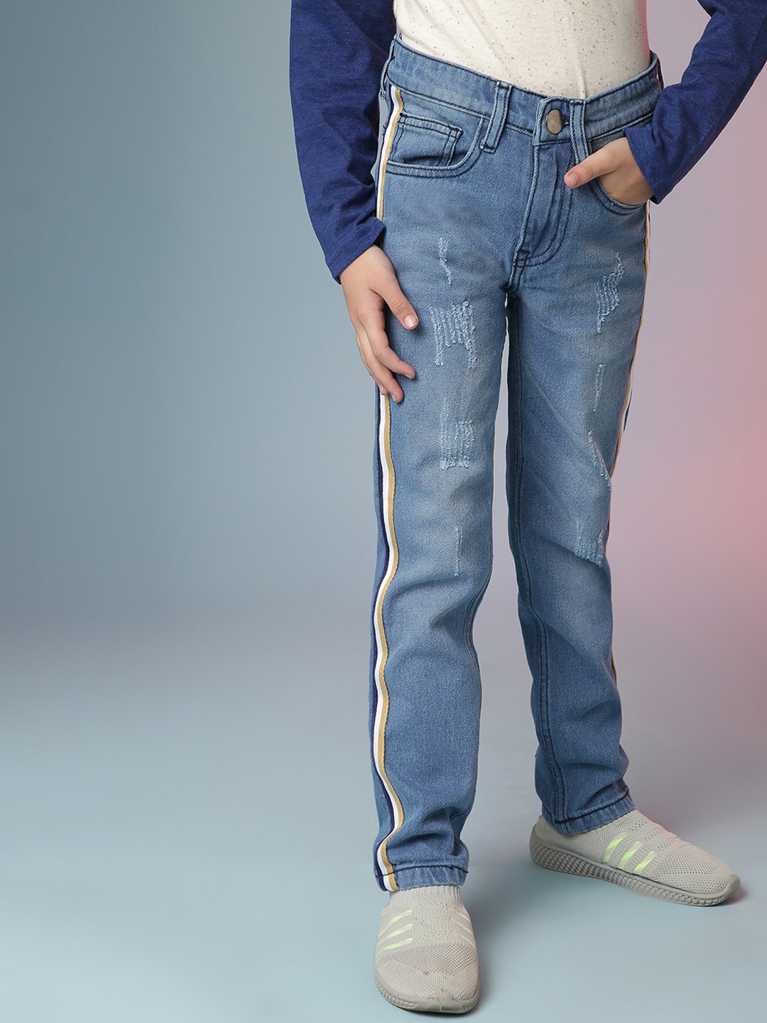 Instafab Boys Blue Classic Slim Fit Mildly Distressed Light Fade Stretchable Jeans