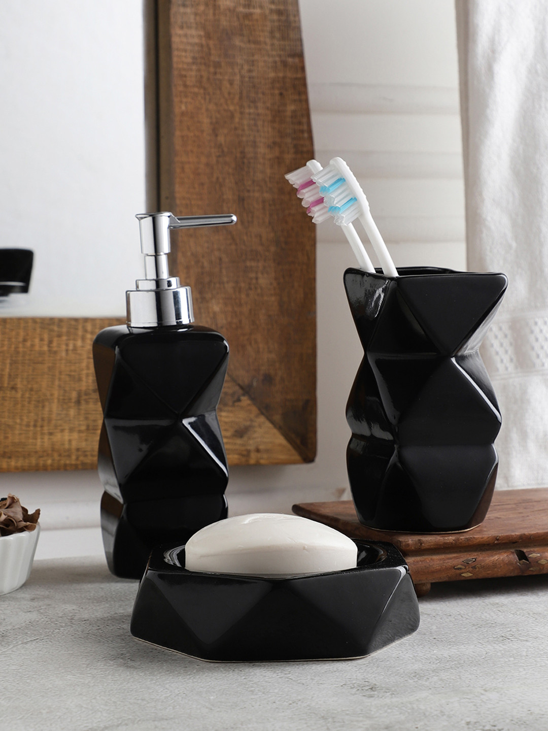 VarEesha Set Of 3 Black Solid Ceramic Bathroom Accessory Set