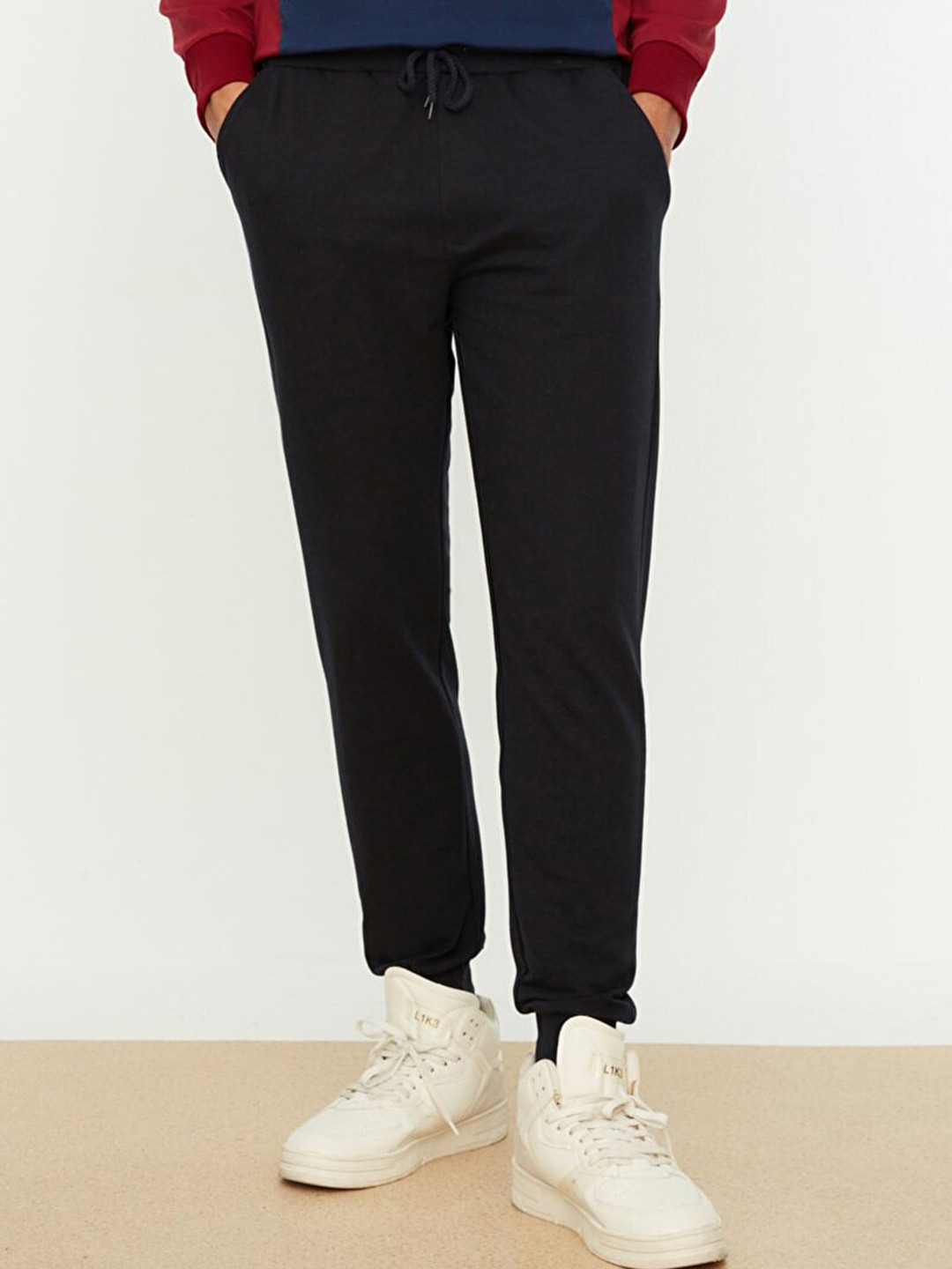 Trendyol Men Navy Blue Solid Joggers