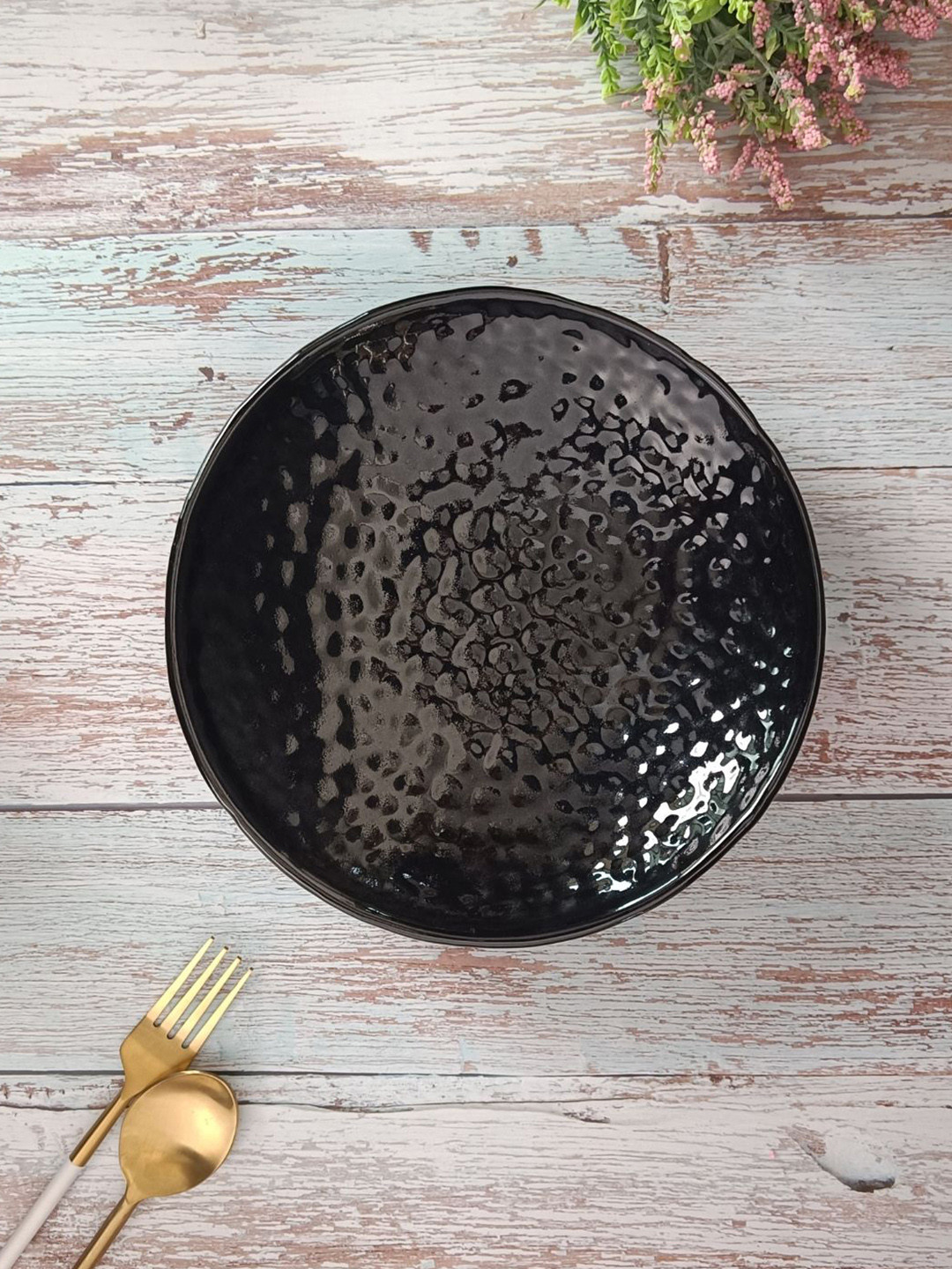 VarEesha Black 1 Piece Textured Ceramic Glossy Plates