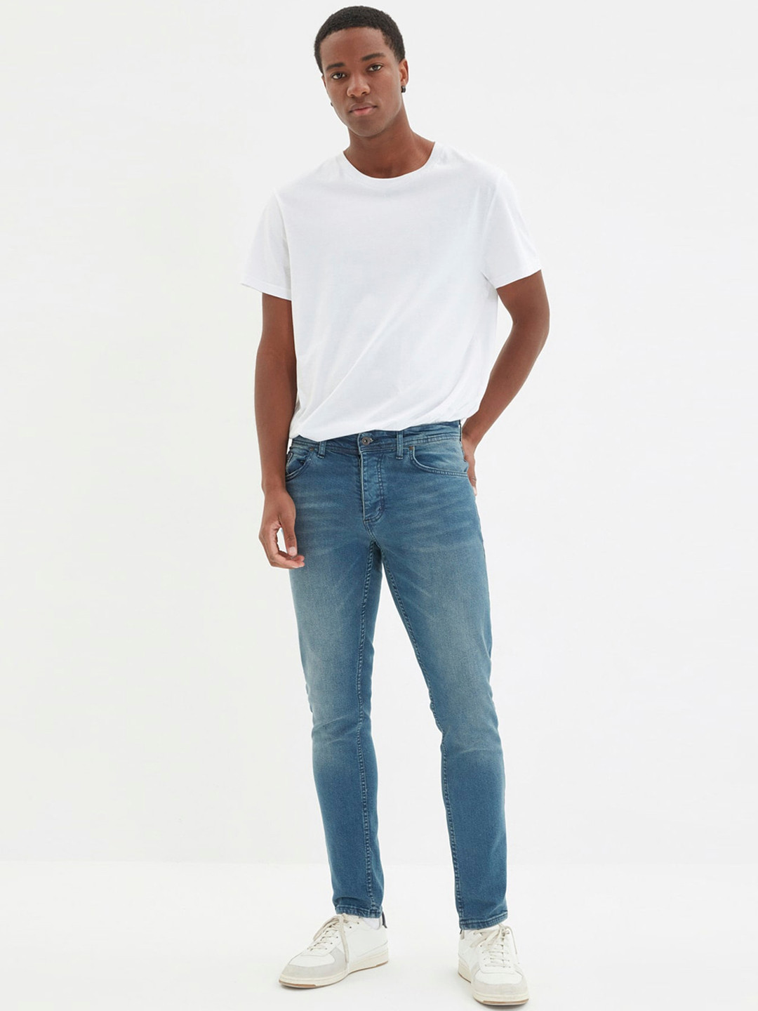 Trendyol Men Blue Slim Fit Light Fade Jeans