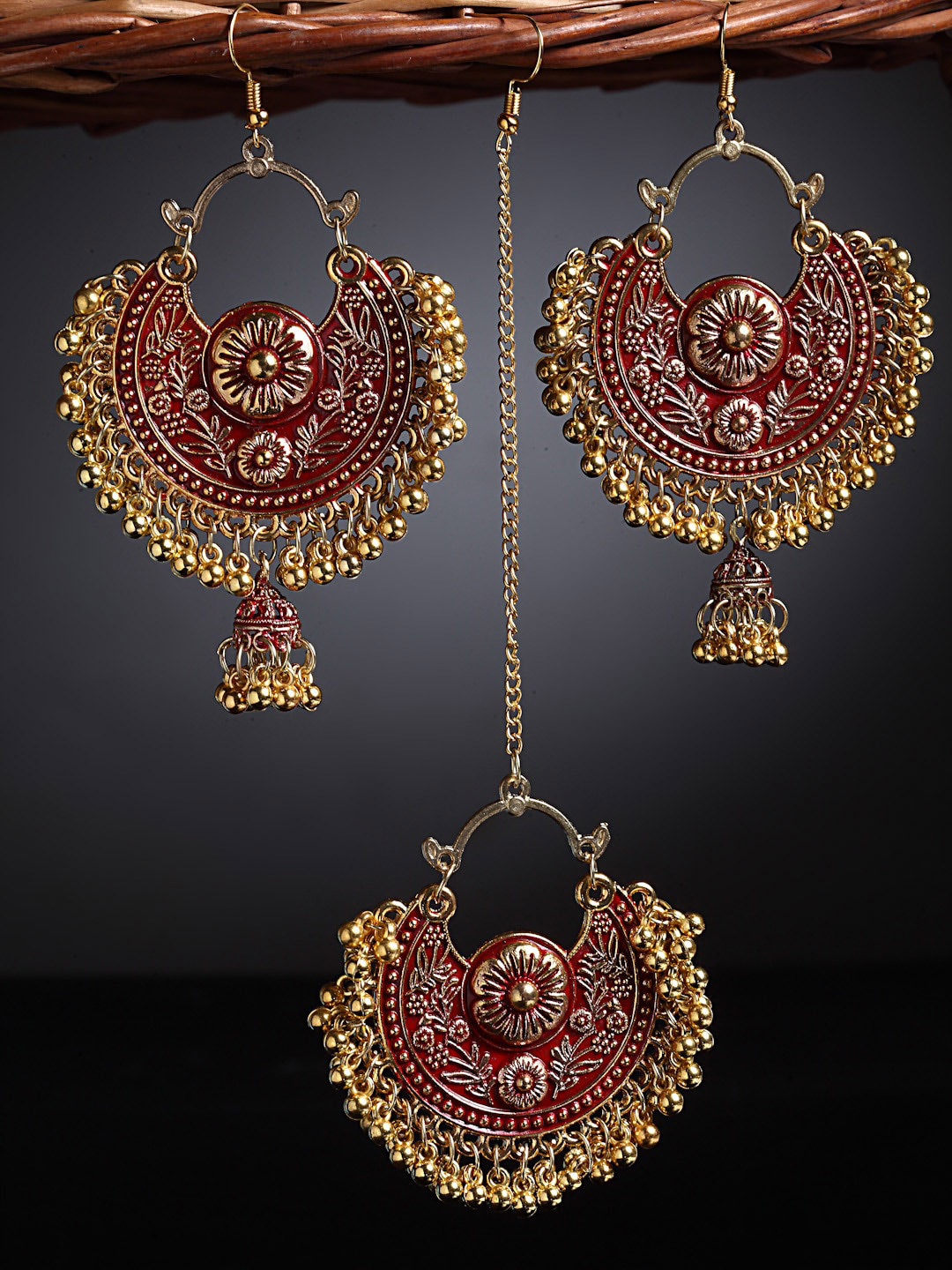 Arrabi Gold-Toned & Red Oxidised Kundan Tika & Earrings Set