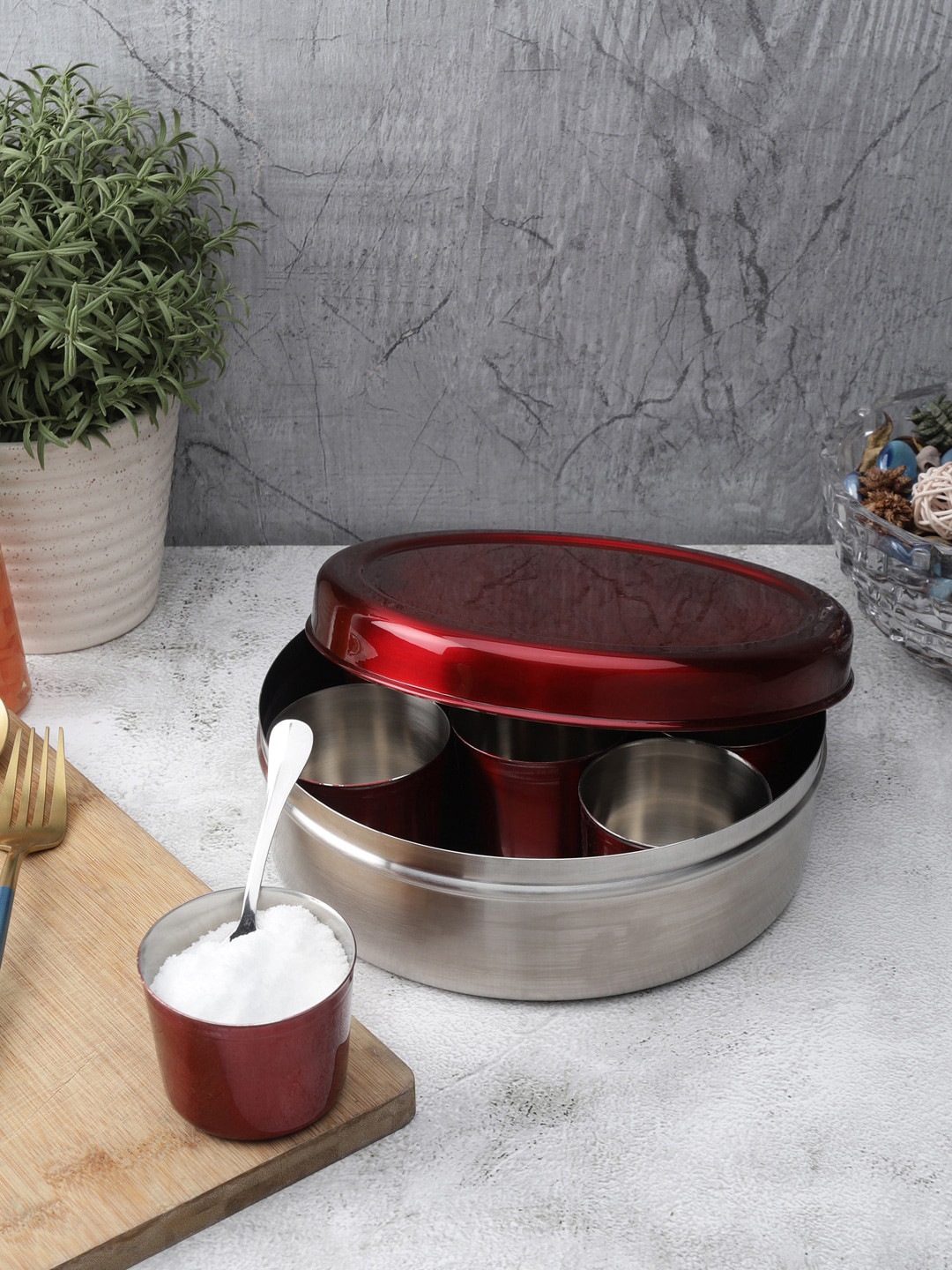 VarEesha Silver-Toned Steel Hues Stainless Steel Spice Box with Lid