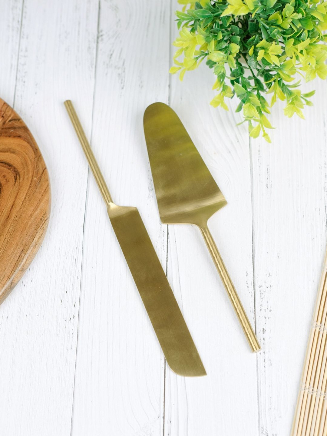 VarEesha  Set of 2 Gold Matt Stainless Steel Knife & Server Set