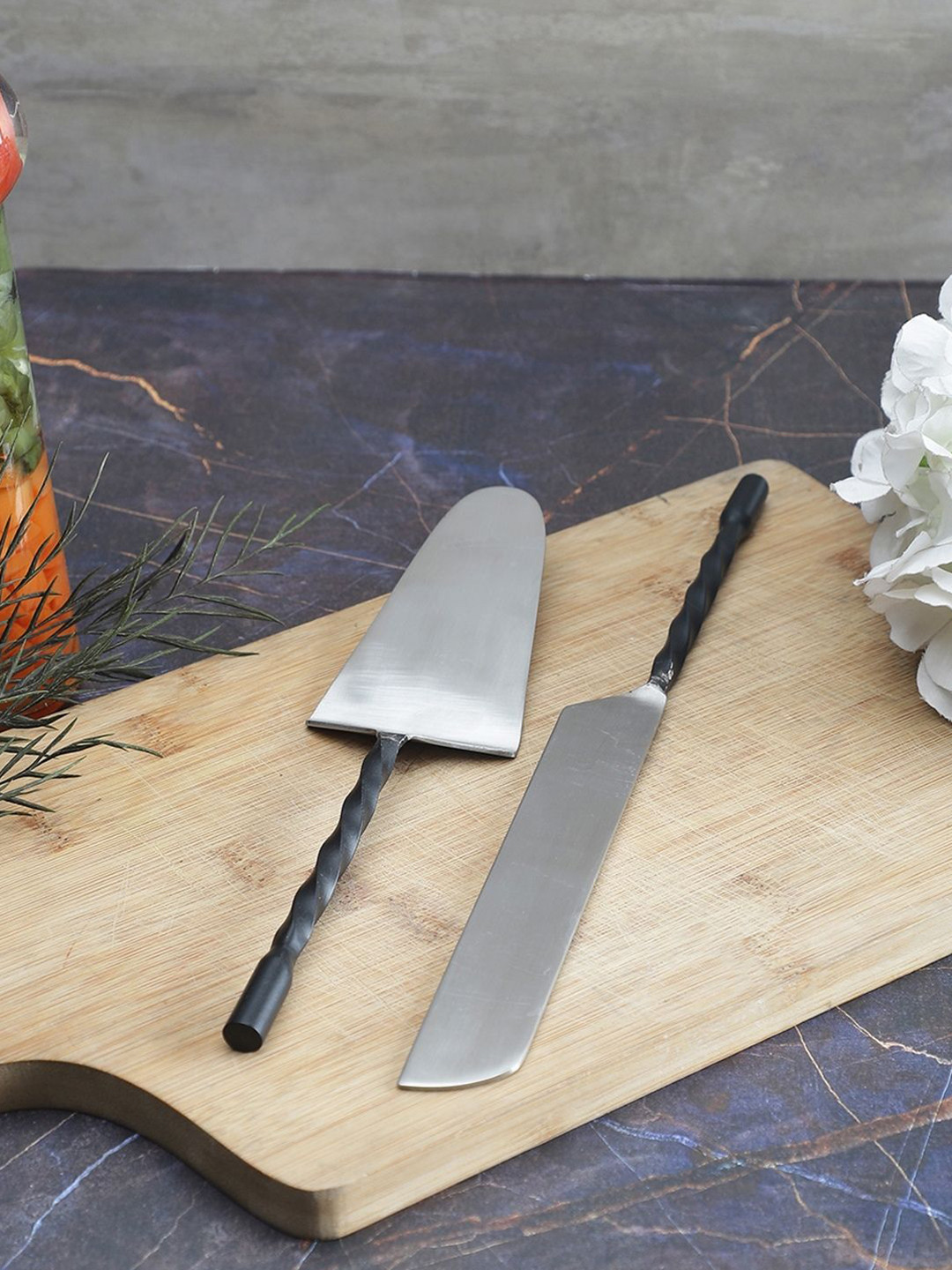 VarEesha Black Twist Matt Finish Stainless Steel Cake Set
