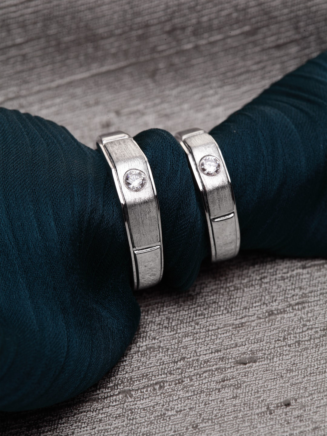 Clara Set Of 2 Silver-Toned Rocco Adjustable Couple Finger Rings