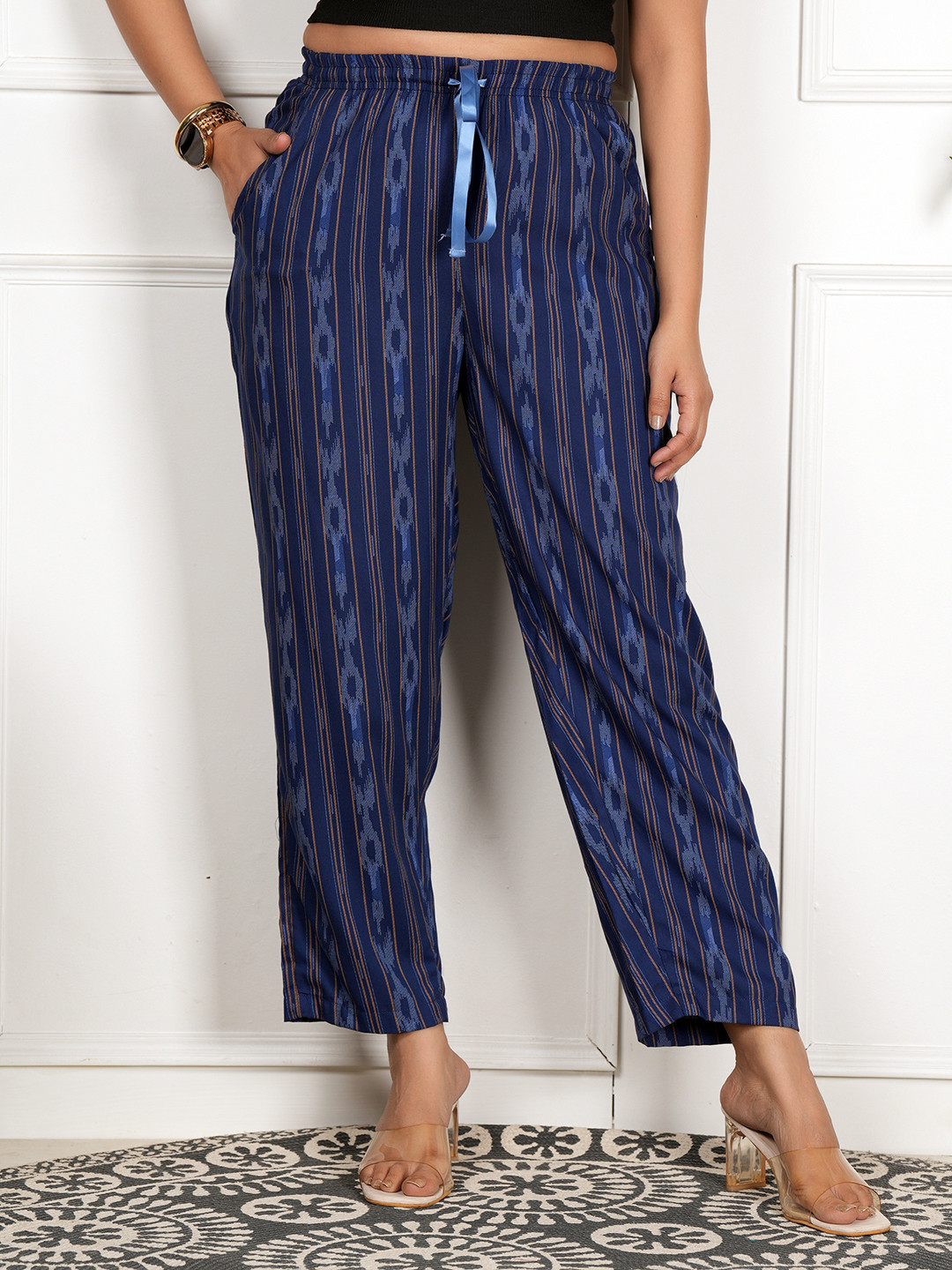 Style SHOES Women Pure Cotton Abstract Print Cropped Lounge Pants