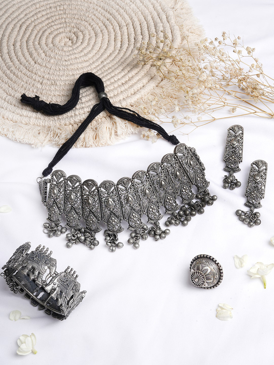 TEEJH Silver-Toned Oxidised Pragati Jewellery Set