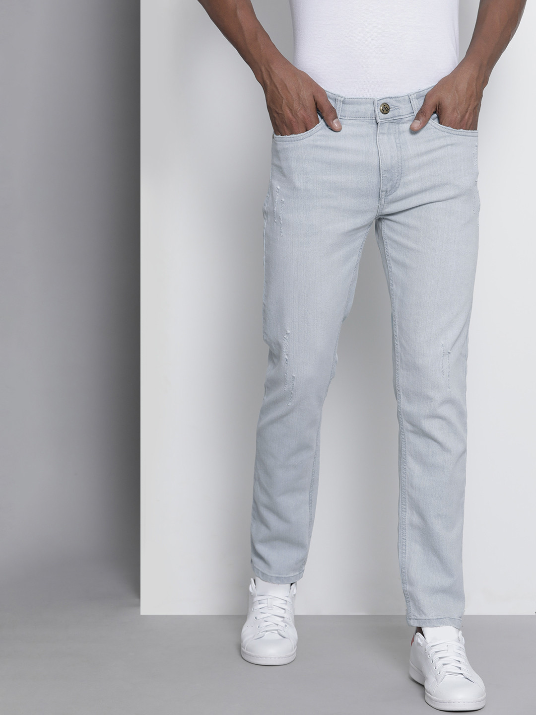 The Indian Garage Co Men Ice Blue Slim Fit Low Distress Light Fade Stretchable Jeans