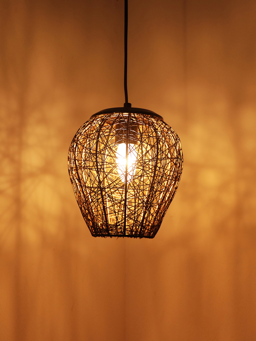 ExclusiveLane Black Iron Iron Hanging Pendant Ceiling Lamp