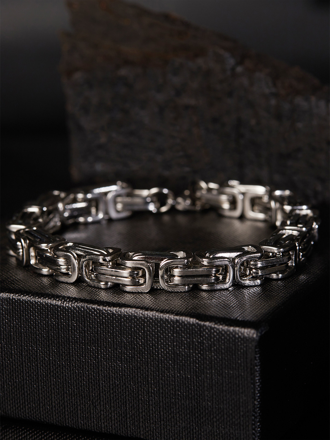 The Roadster Lifestyle Co Men Silver-Toned Handcrafted Silver-Plated Link Bracelet