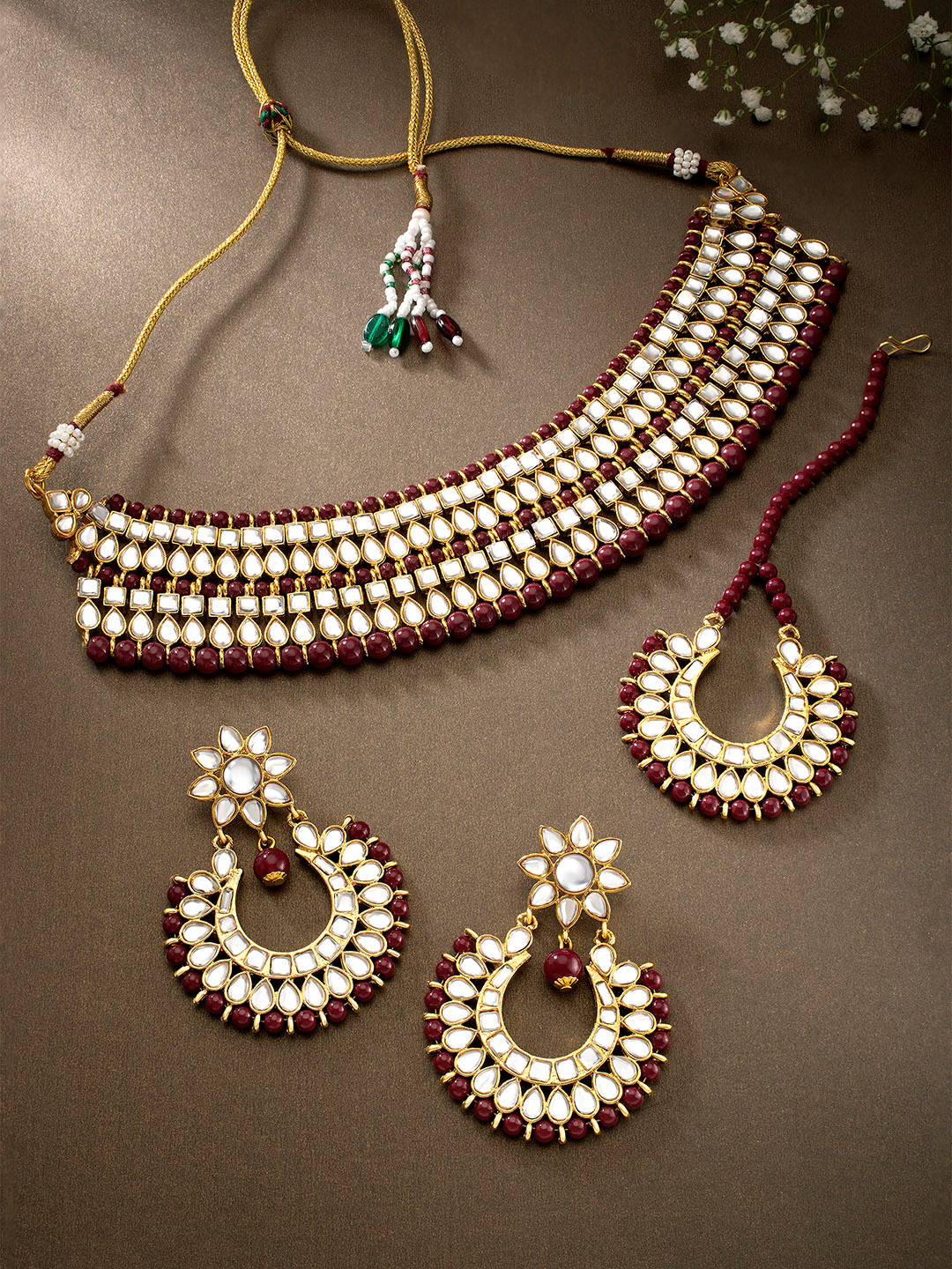Peora Off-White & Maroon Gold-Plated Kundan Studded Jewellery Set