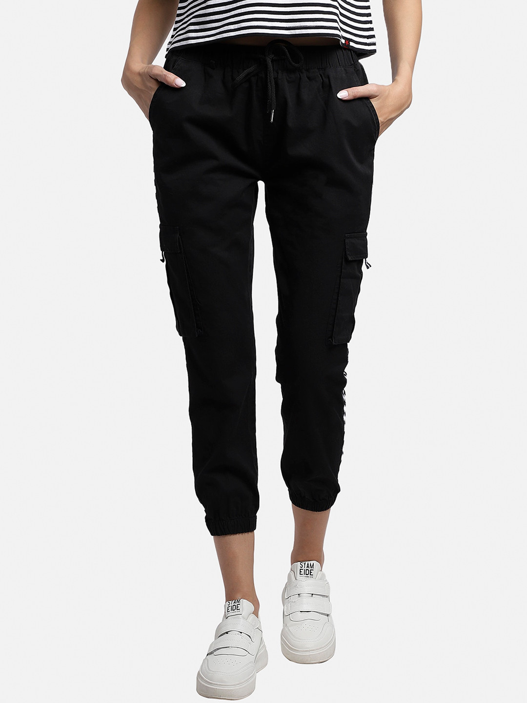 PUNK Women Black Solid Regular Fit Mid-Rise Side Checks Woven Pleated Joggers Trousers