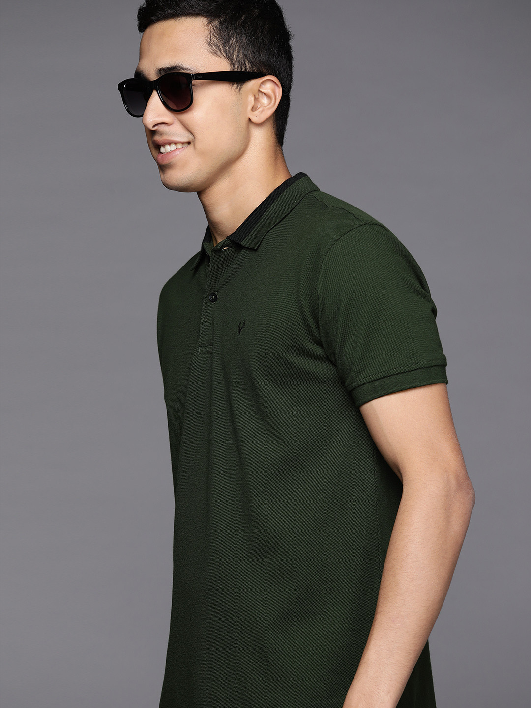 Allen Solly Men Olive Green Solid Polo Collar T-shirt