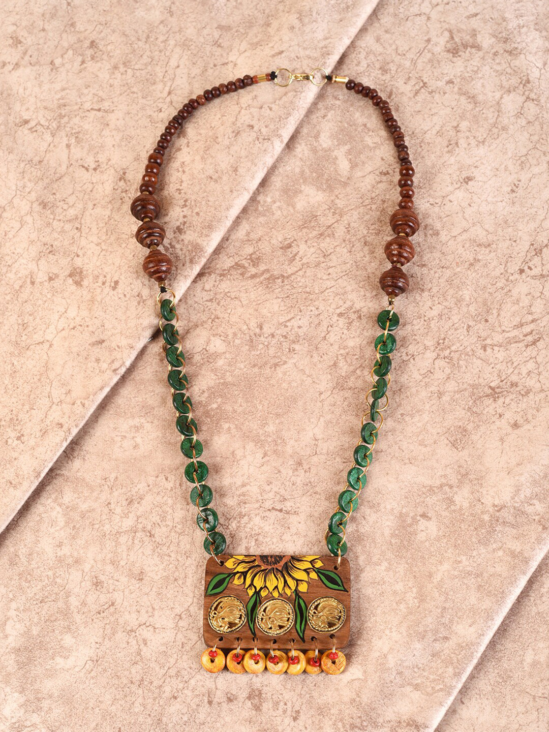 AAKRITI ART CREATIONS Gold-Toned & Maroon Tribal Dhokra Necklace