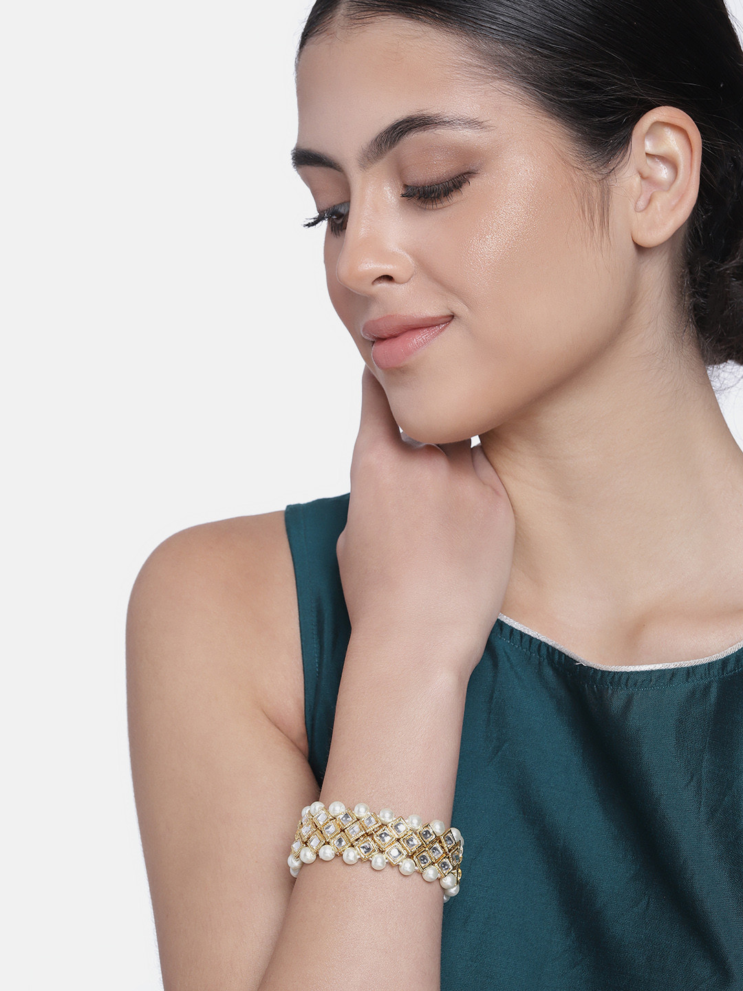 I Jewels Women White & Gold-Plated Kundan Studded Adjustable Pearl Bracelet