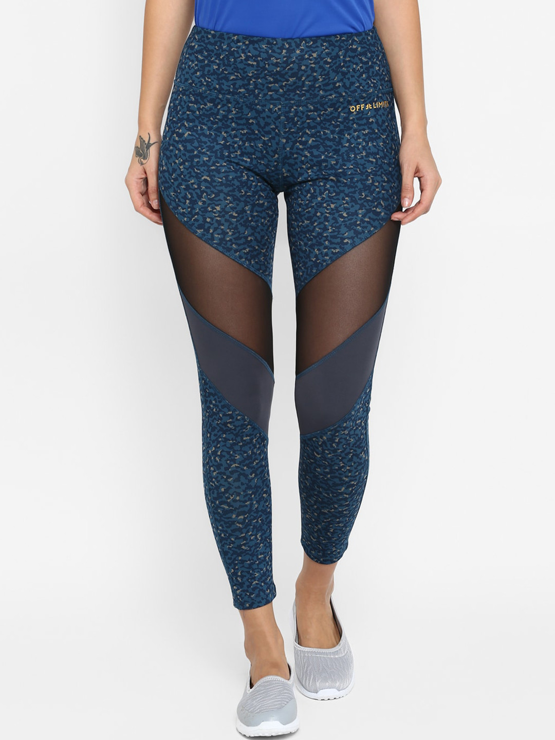 OFF LIMITS Women Olive Green & Blue Printed Mesh Tights