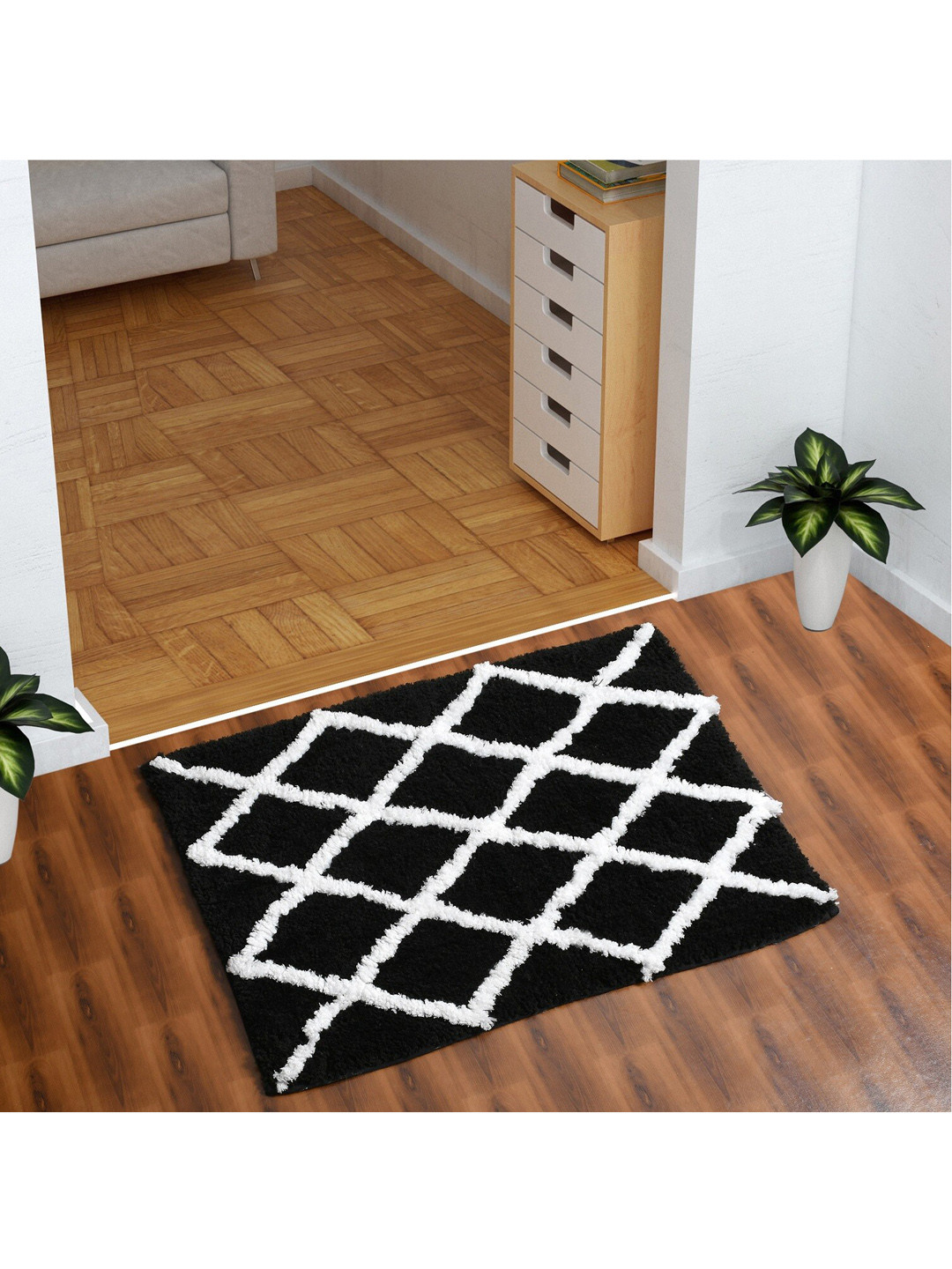 AEROHAVEN Black & White Checkered Microfiber Bath Mat