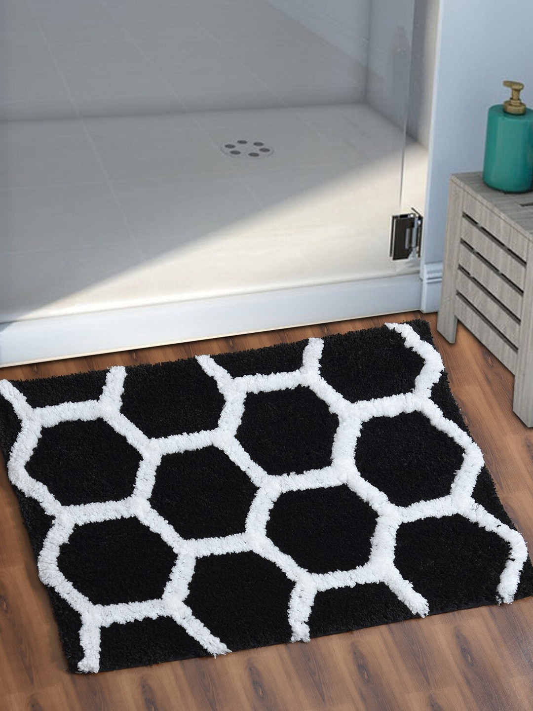 AEROHAVEN Black Football Design 1850GSM Microfiber Bath Rug