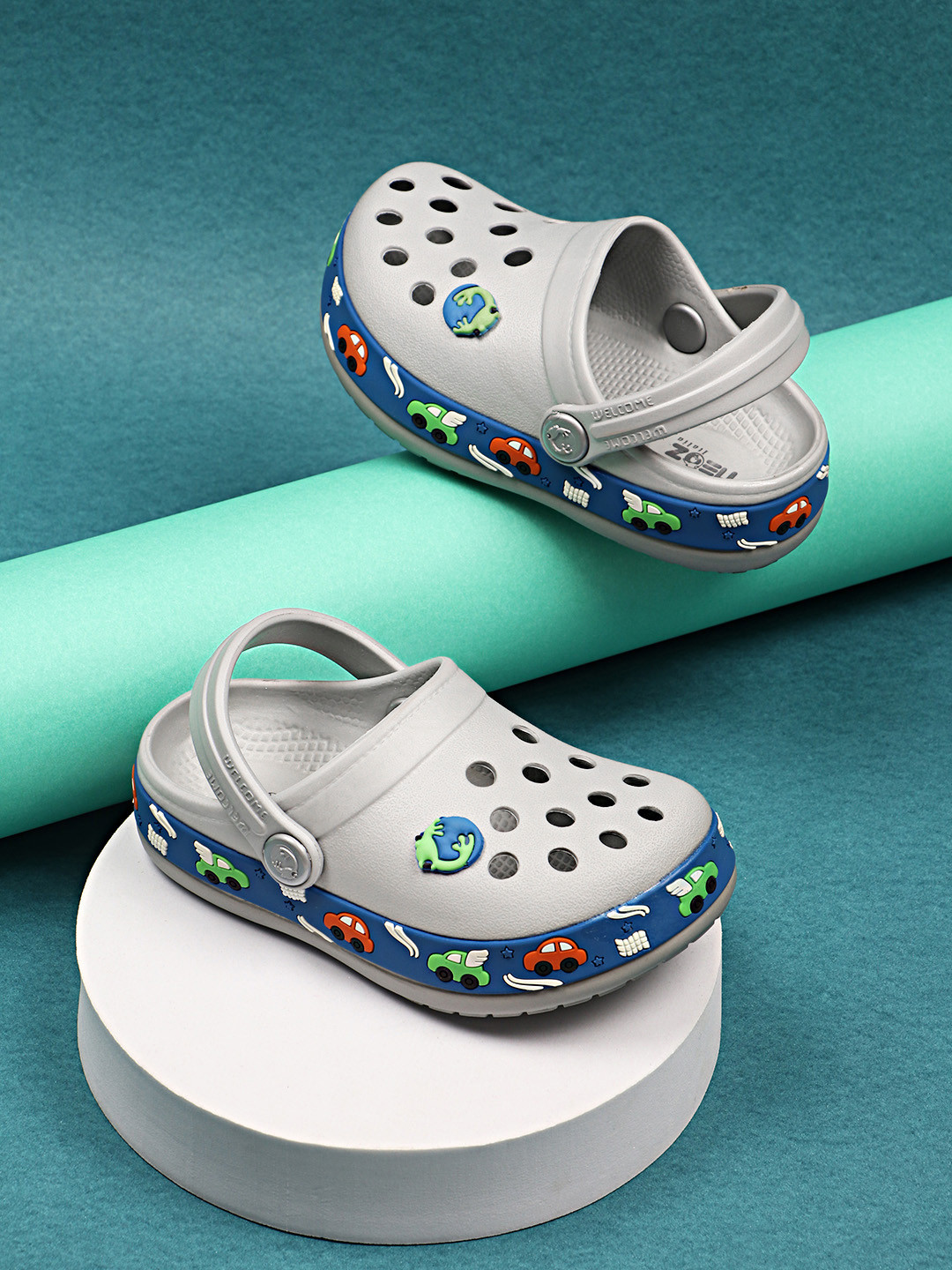 NEOZ Kids Levirex Lightweight & Comfortable Grip & Bounce Less Pressure Clogs