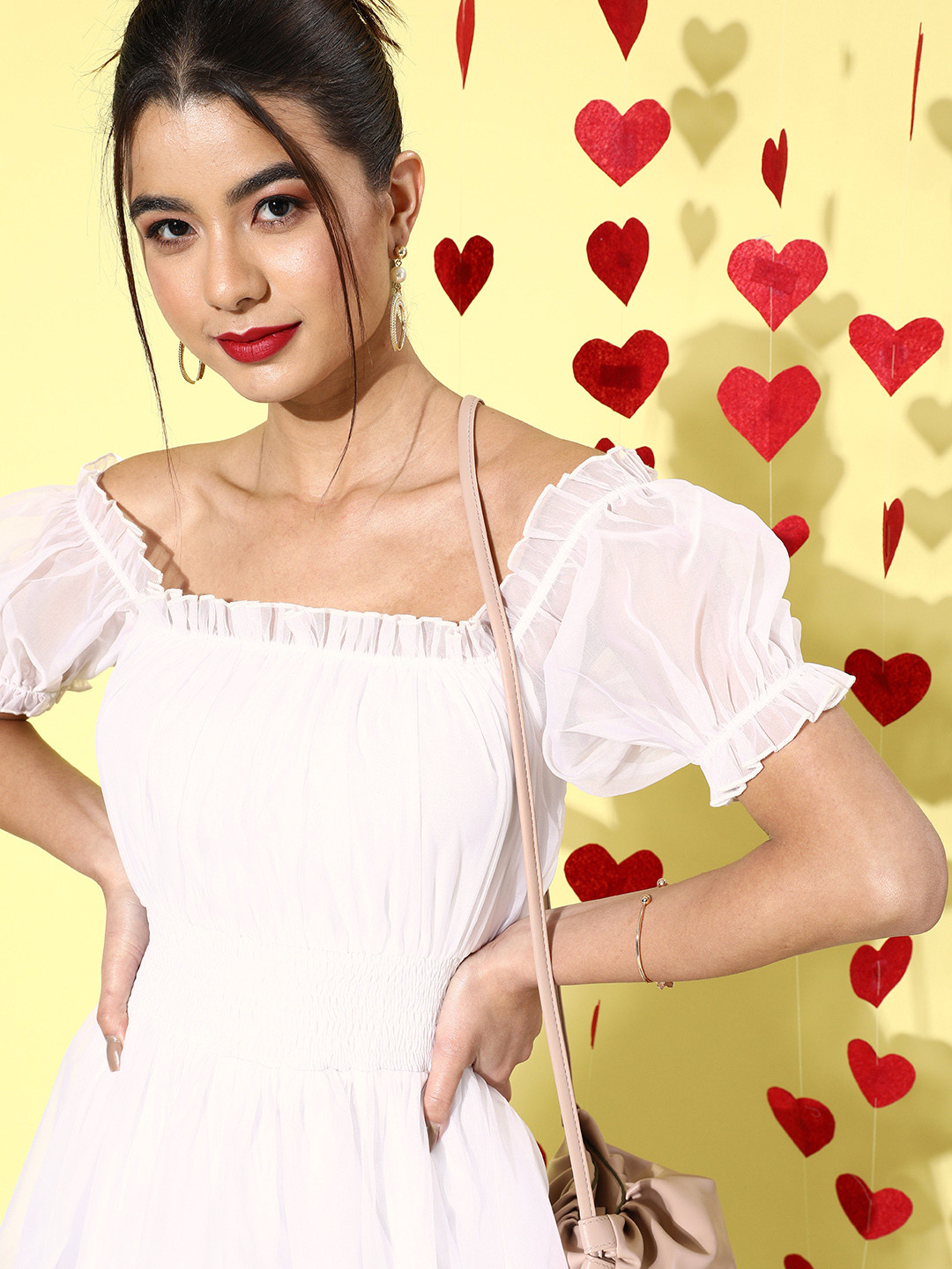KASSUALLY White Solid Puff Sleeves Dress