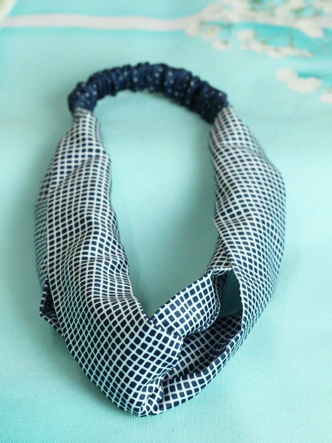 Tossido Women Blue & Green Criss-Cross Top Hairband