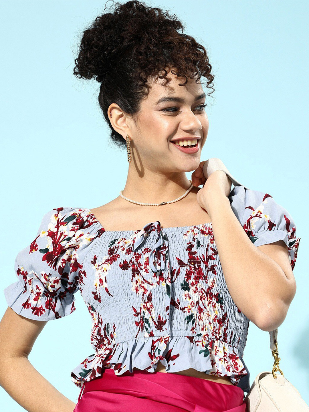 Berrylush Blue Floral Print Crepe Cropped Top