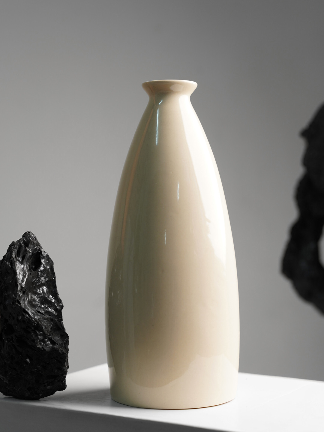 Folkstorys White Solid Ceramic Vase