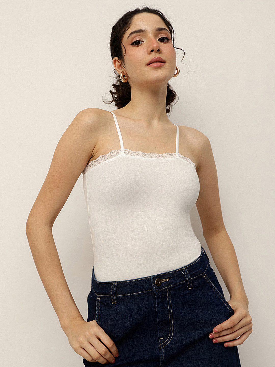 Espresso Women Off White Solid Camisole