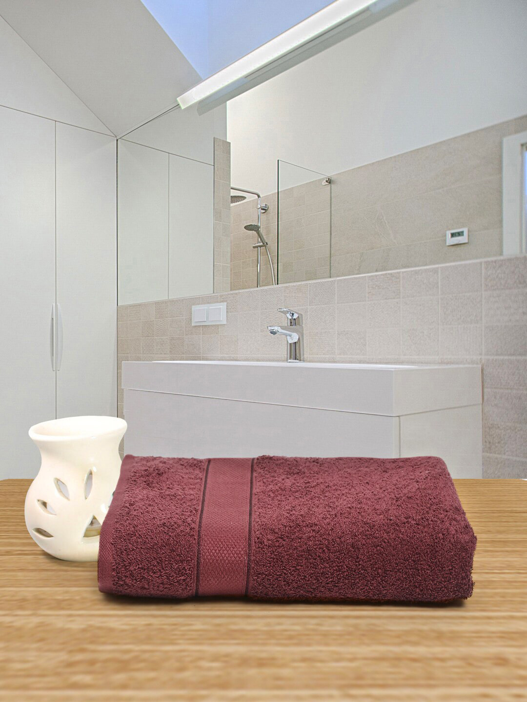 Creeva Burgundy Solid 525 GSM Cotton Bath Towel