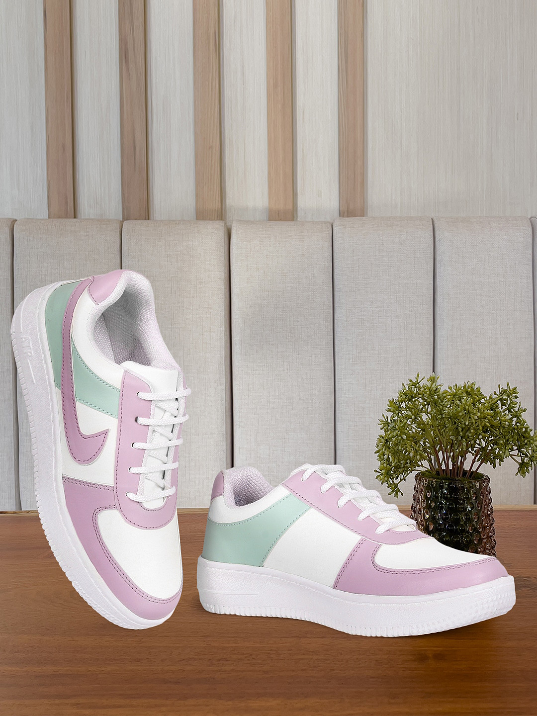 Bella Toes Women White Colourblocked Sneakers