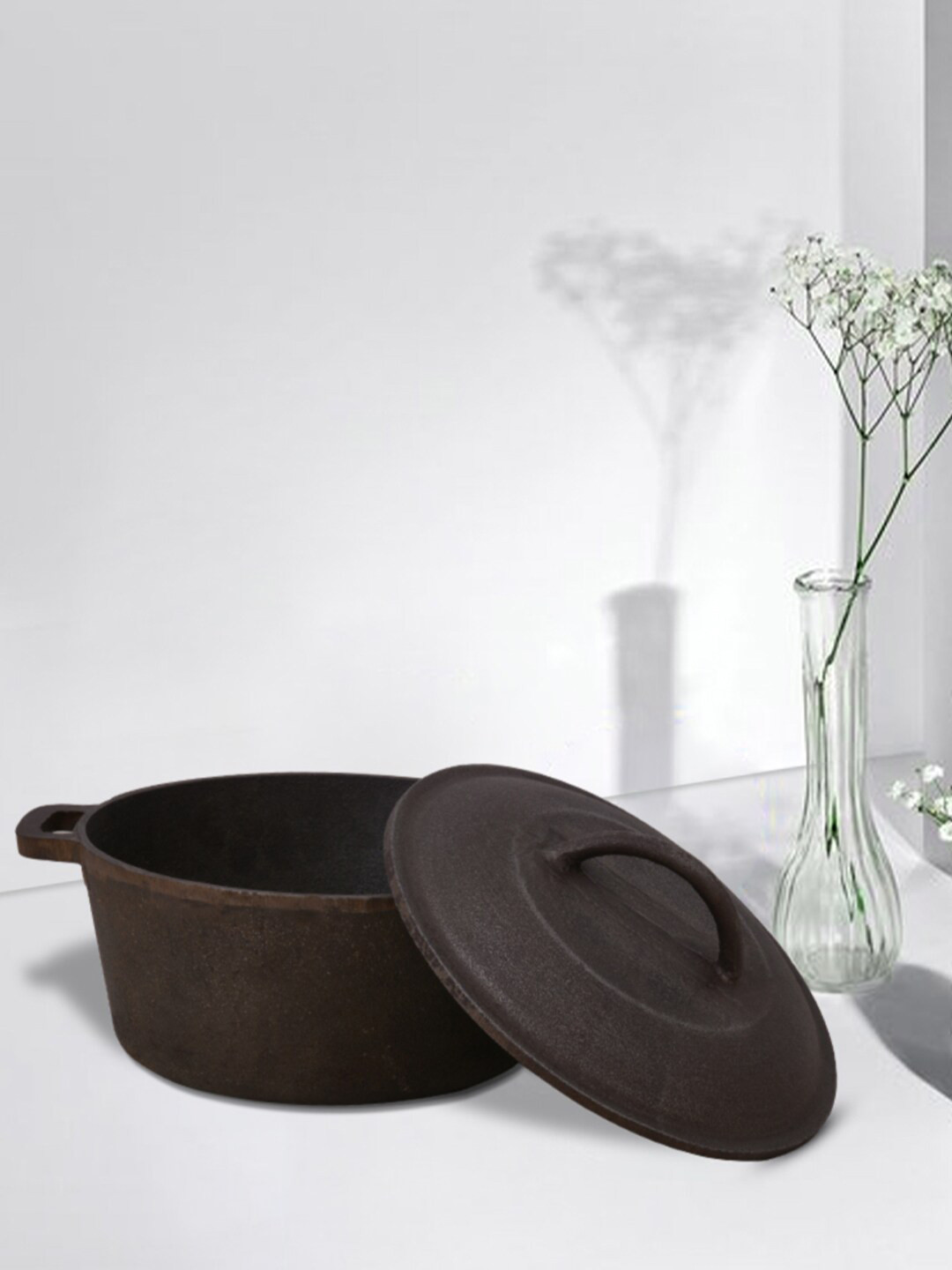 The Indus Valley Black Cast Iron Dutch Oven