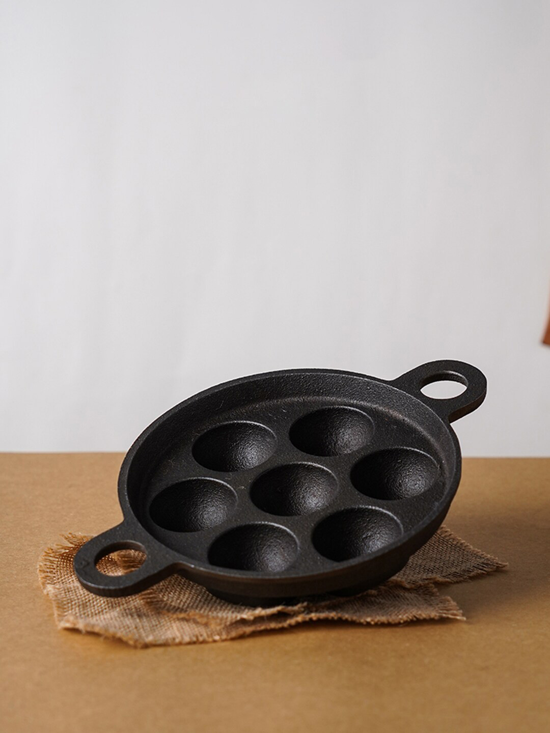 The Indus Valley Black Solid Super Smooth 7 Pit Paniyaram