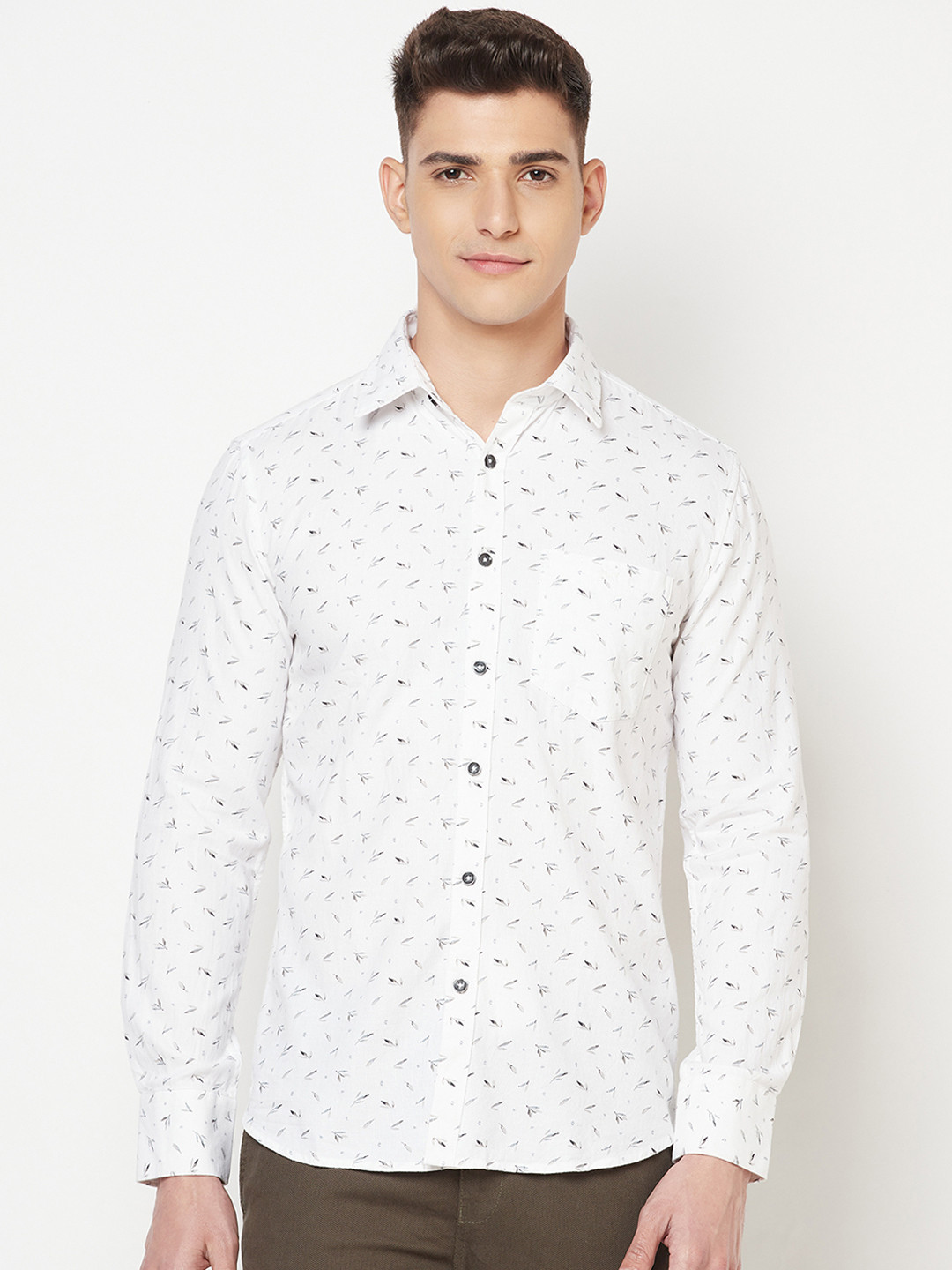 Crimsoune Club Men White Slim Fit Printed Casual Shirt