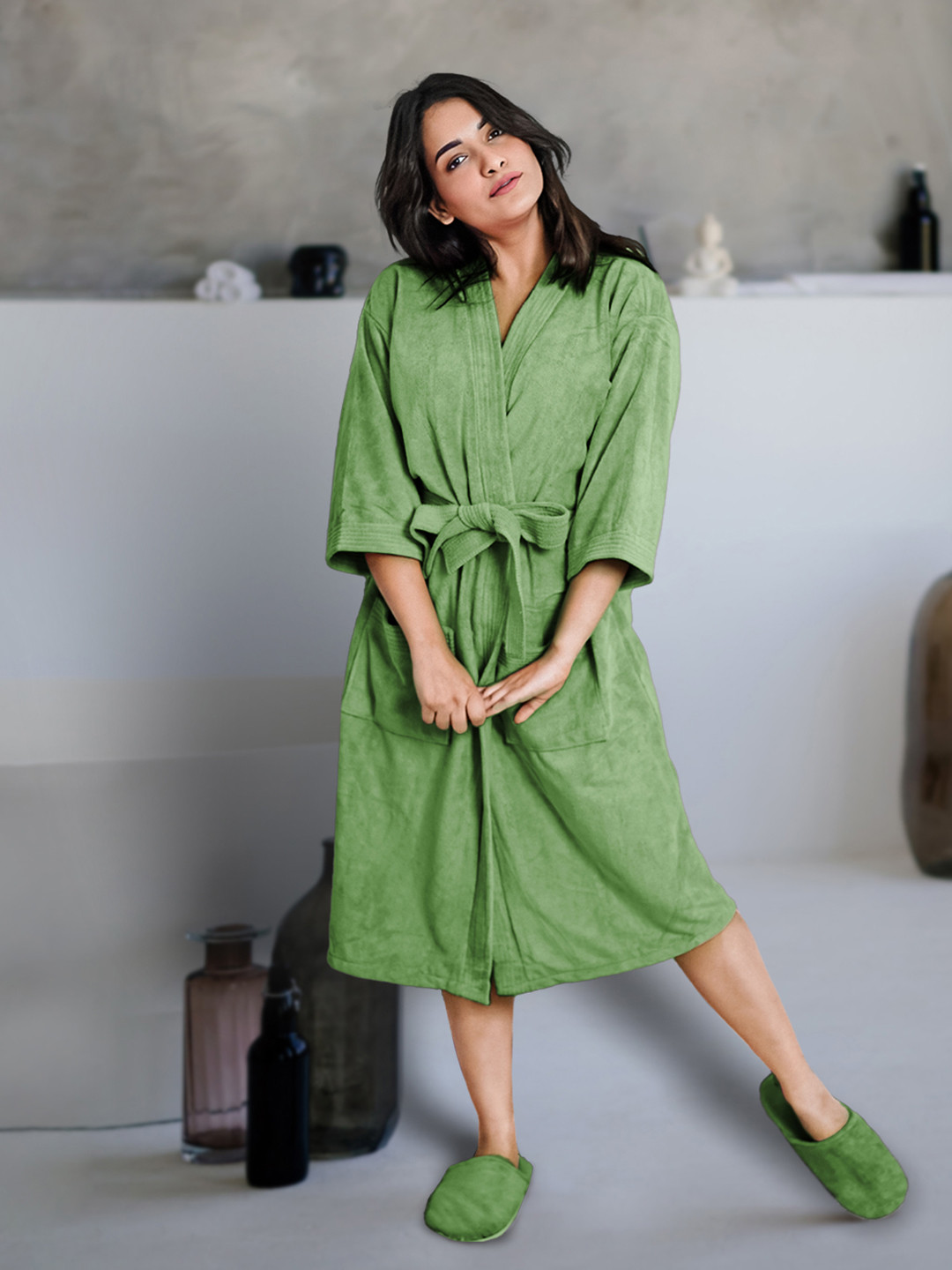 Aura Caldezonia Green Microfibre Drawstring Knee Length Bath Robe with Pair Slipper