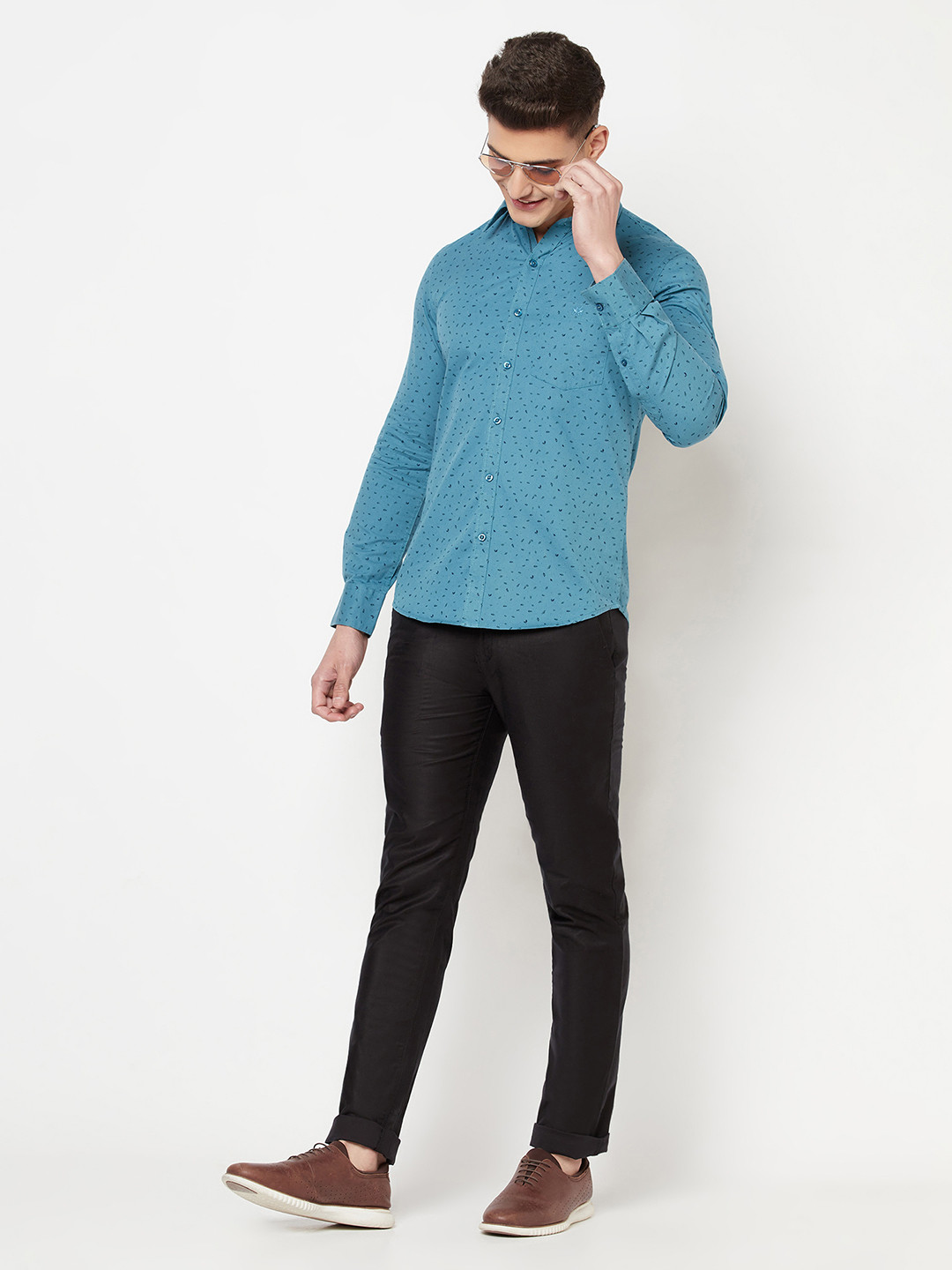 Crimsoune Club Men Teal Floral Printed Pure Cotton Slim Fit Casual Shirt