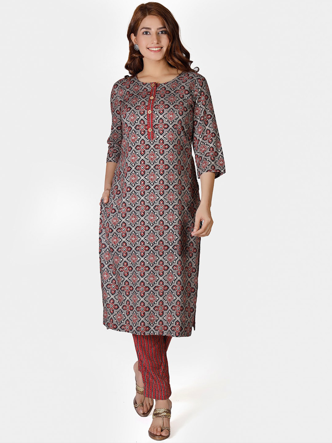 Do Dhaage Women Maroon Ethnic Motifs Printed Kurta with Trousers