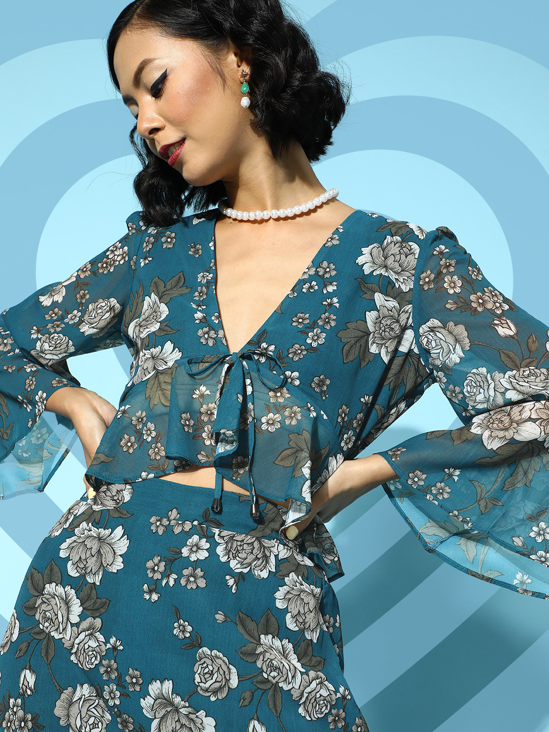 SASSAFRAS Women Tranquil Teal Floral Cropped Top