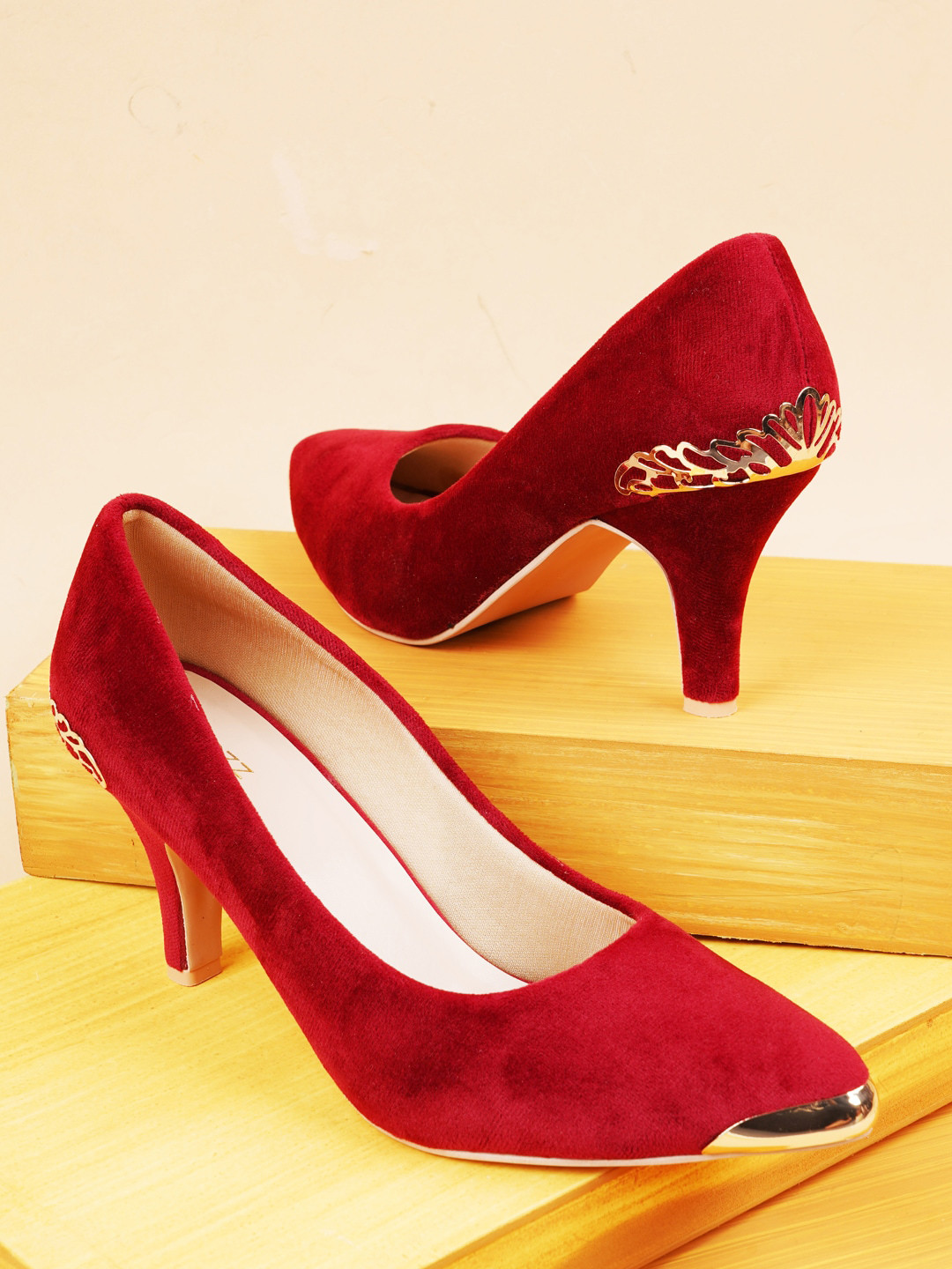 Rubeezz Maroon Kitten Pumps