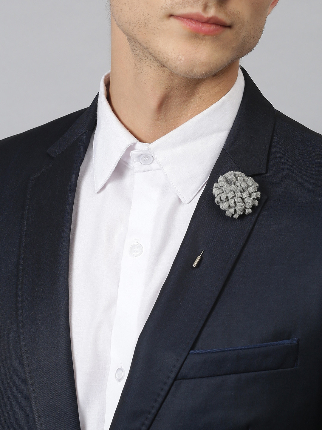 Tossido Men Grey Floral Lapel Pin