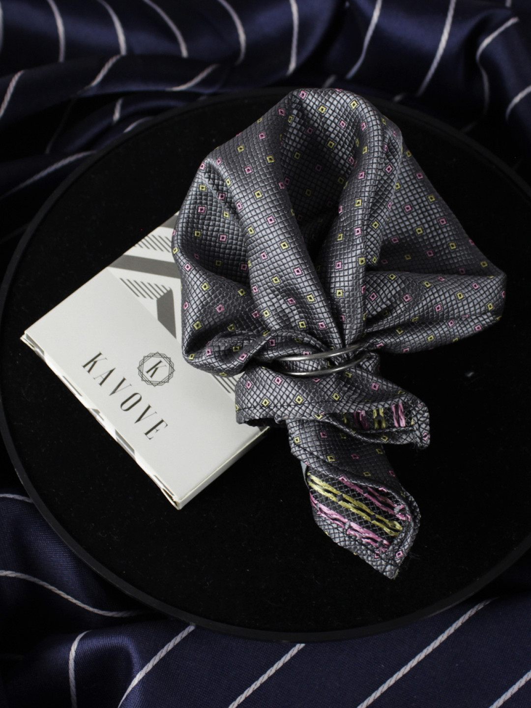 Kavove Men Grey Checkered Pocket Square