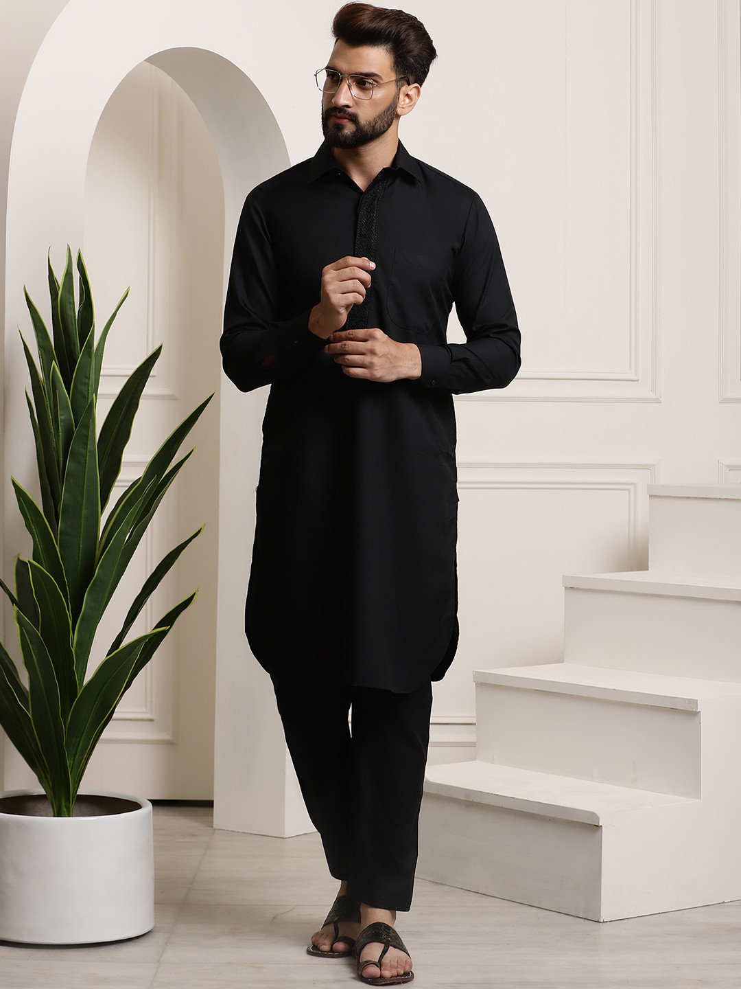 SOJANYA Black Kurta Pyjama