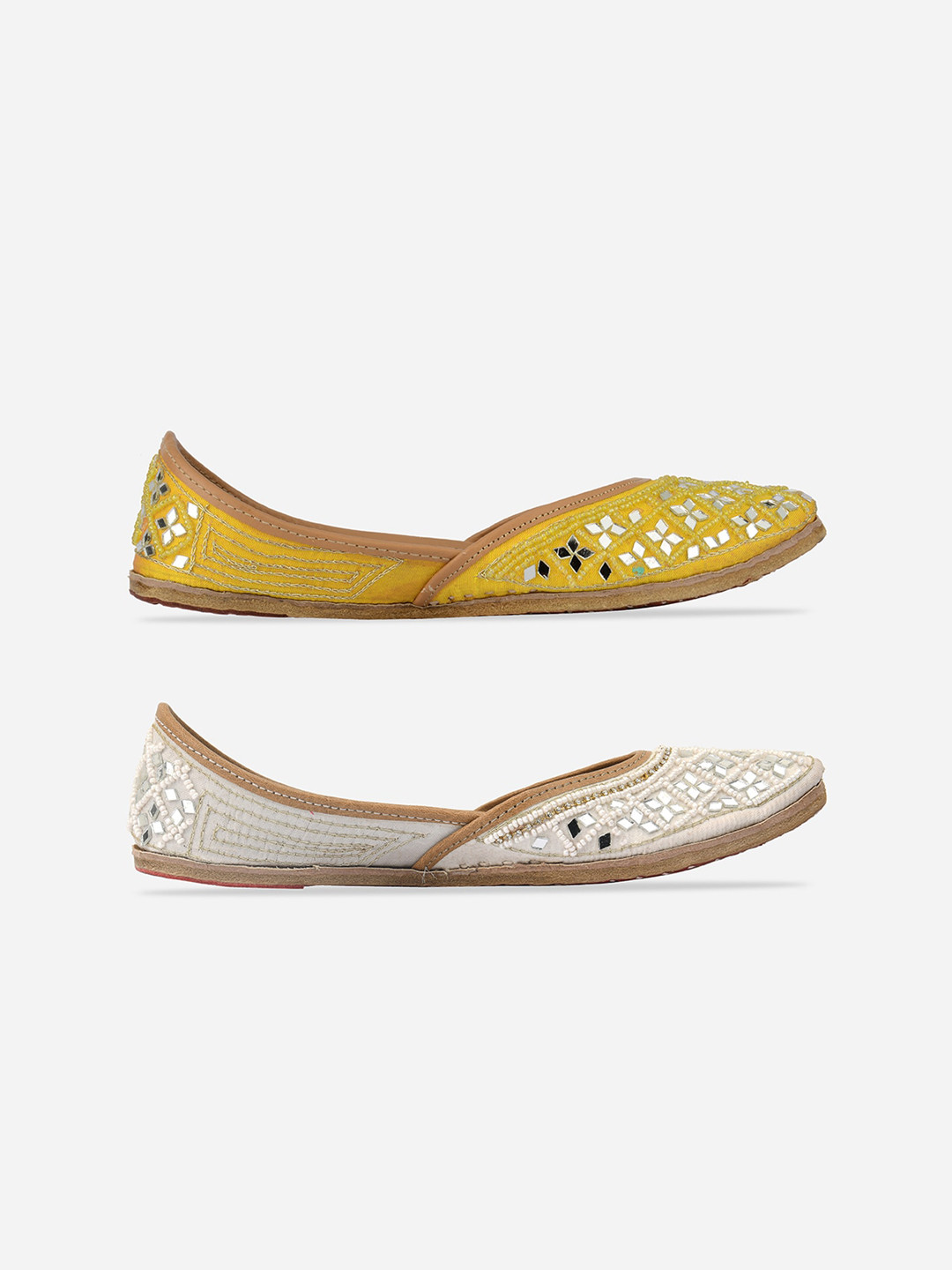 DESI COLOUR Women White Embellished Leather Ethnic Mojaris Flats