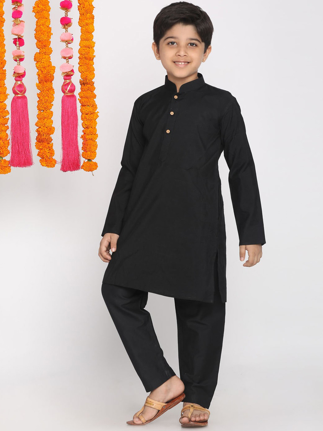 VASTRAMAY Boys Black Kurta with Pyjamas